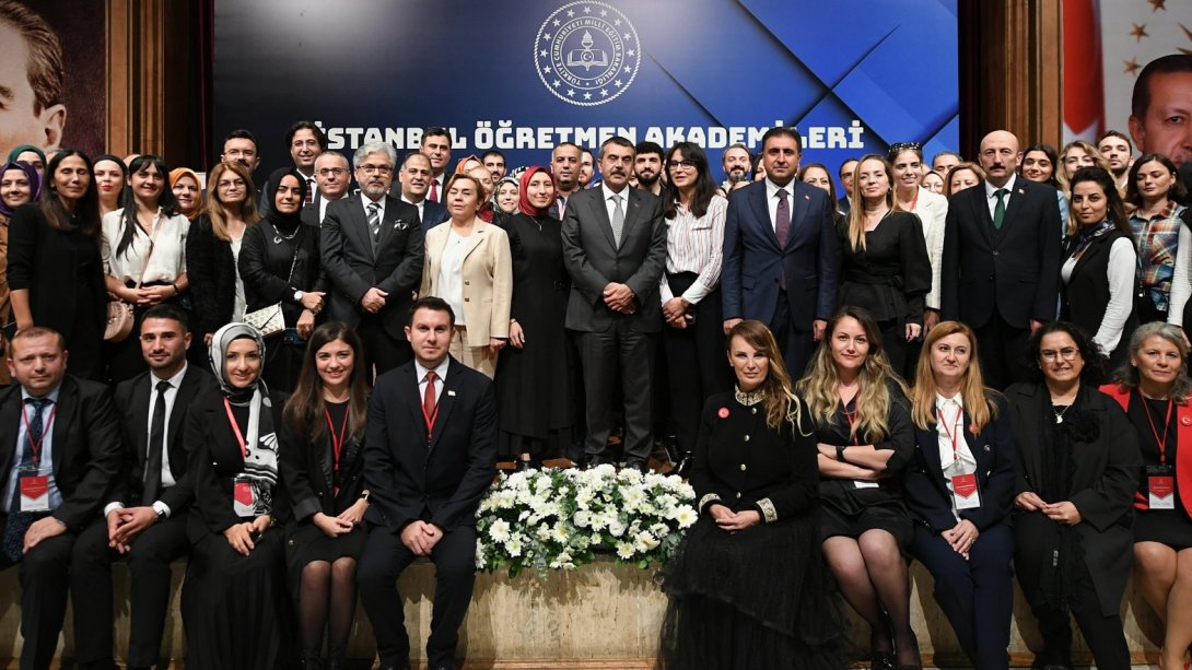 Bakan Yusuf Tekin, İstanbul Öğretmen Akademileri’nde Yeni Eğitim Yılının İlk Dersini Verdi