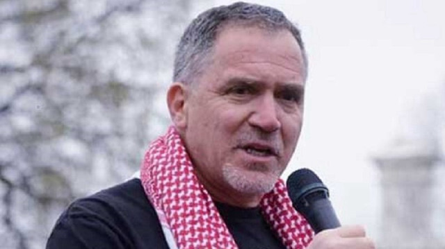 Dedesi İsrail’in kurucularından olan Miko Peled Filistin’in özgürlüğünü savunurken Yahudi politikacı Ivan Lewis’le canlı yayında tartıştı