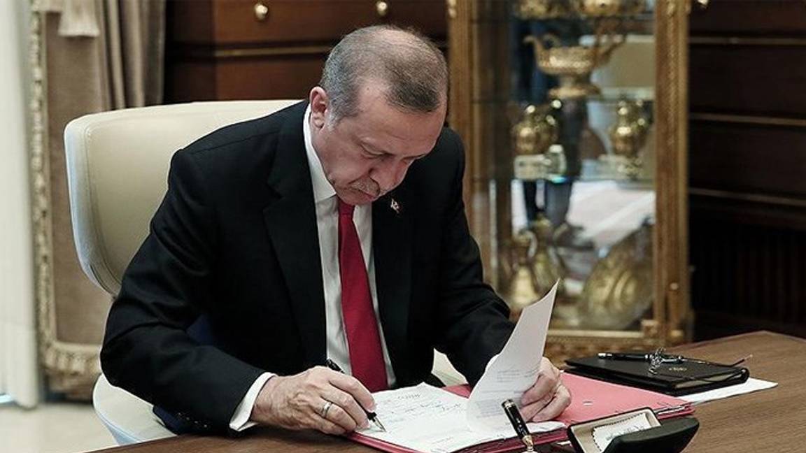 Erdoğan, Ankara ve İstanbul da dahil 10 ilin milli eğitim müdürünü görevden aldı! - T24