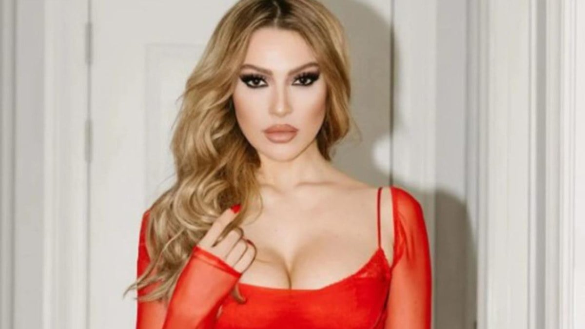 Hadise’nin Maldivler’deki iddialı pozları olay yarattı: “Alev aldı buralar”