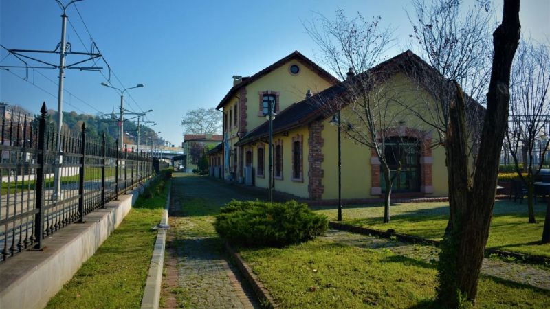 111 yıl önce çizilen tarihi gar binası, şimdilerde gençlere eğitim yuvası oldu - Bizim Yaka Kocaeli Gazetesi