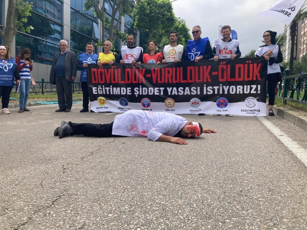 Boycott the Murder of a Teacher in Istanbul: Educators in Bursa Strike and March to the Provincial Directorate of National Education – Medyascope