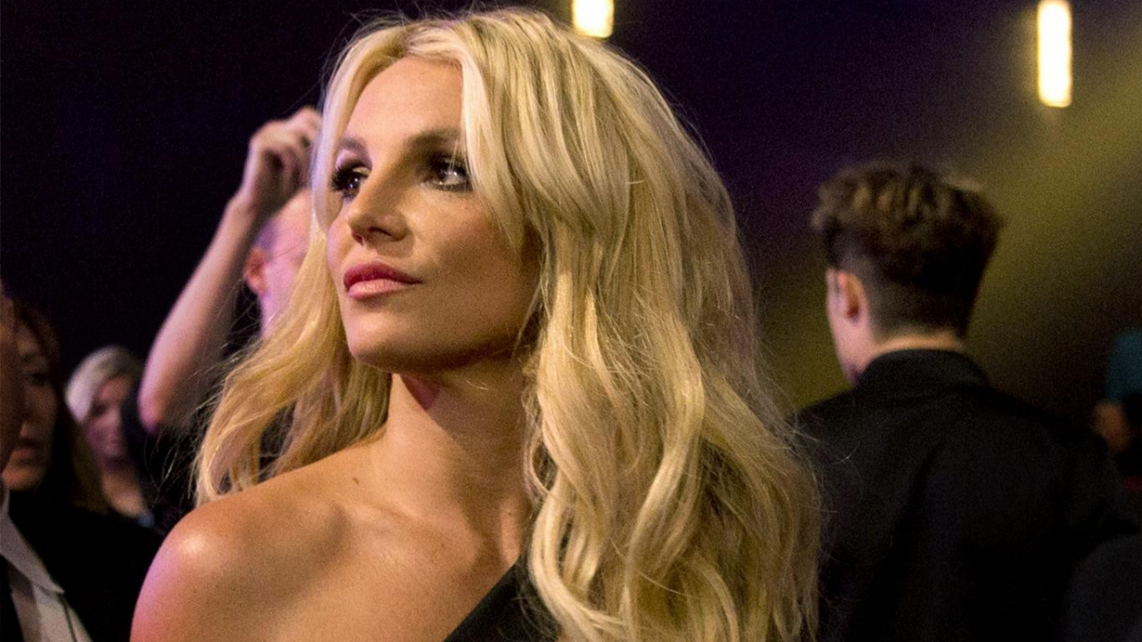 Britney Spears’ın çıplak fotoğraflarını paylaşması kocasını isyan ettirdi! – Teknolojioku