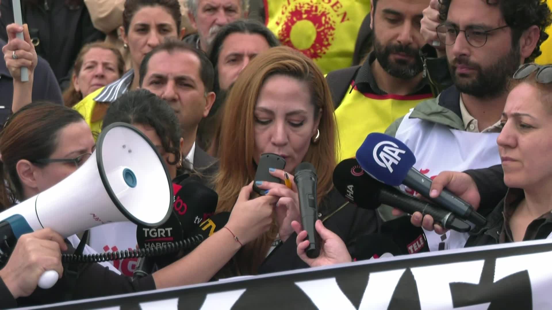 İstanbul’da Eğitim Sendikalarından Öğretmen Cinayetine Protesto: “Cezasızlık Politikaları…”