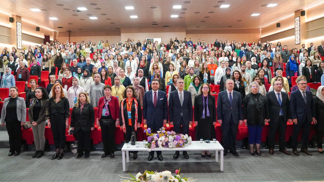 İstanbul’da Erken Çocukluk Eğitim Zirvesi MEB Tarafından Düzenlendi