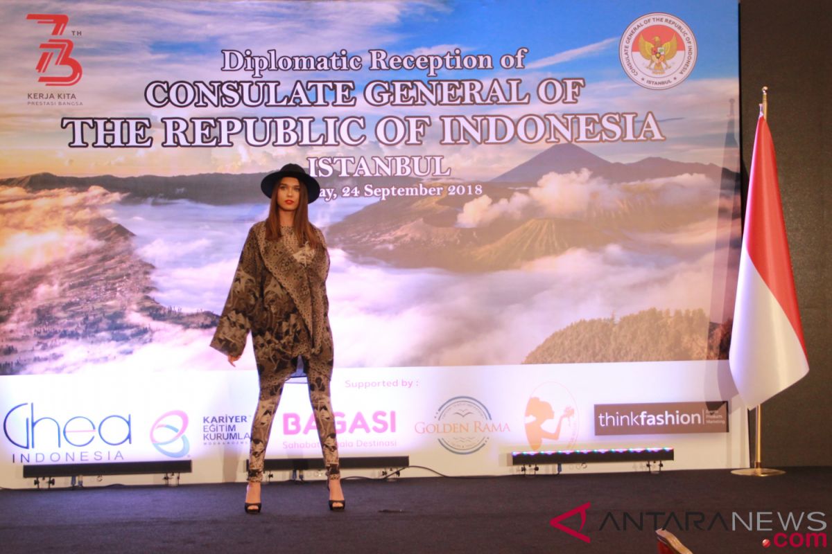 Indonesian designer creations enliven reception in Istanbul - ANTARA English