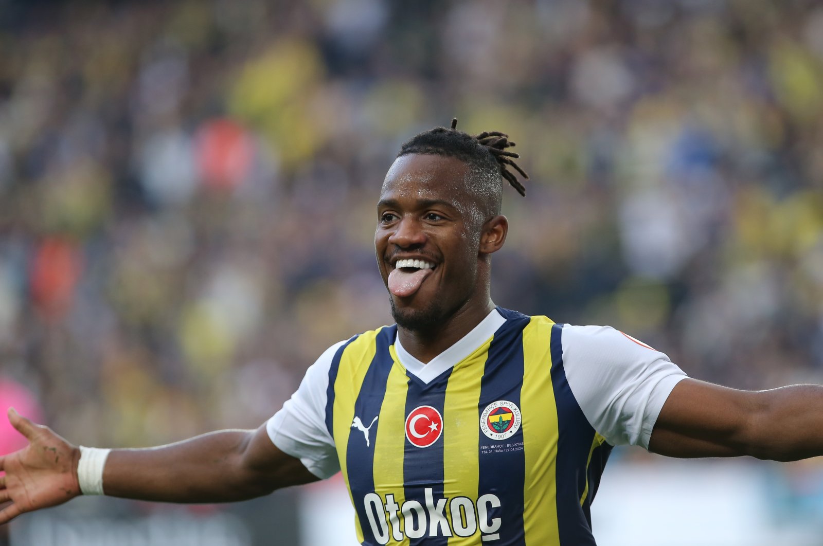 Batshuayi, Fenerbahçe’yi terk ederek ezeli rakip Galatasaray’a imza attı | Daily Sabah