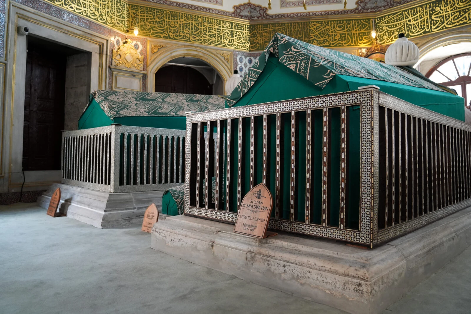 Sultan Selim III, Sultan Mustafa III tombs reopen in Istanbul after restoration - Türkiye Today